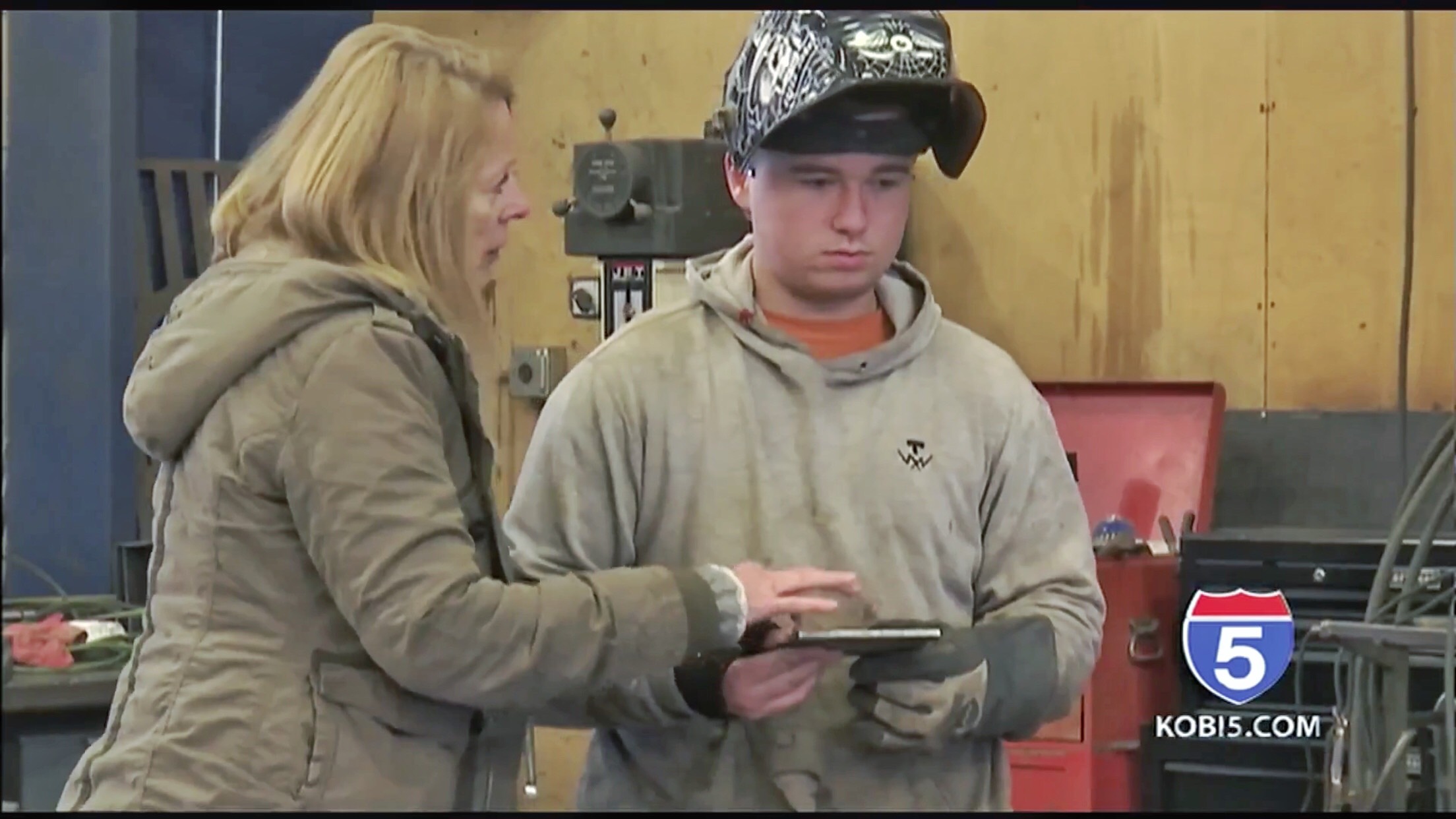 Pro Weld Inc Pw Employee Learning Welding Trade Draws Kobi Nbc5s